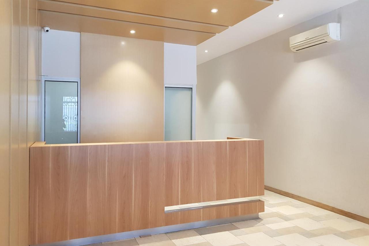 Oyo 90015 Platinum Guest House Medan Exteriör bild