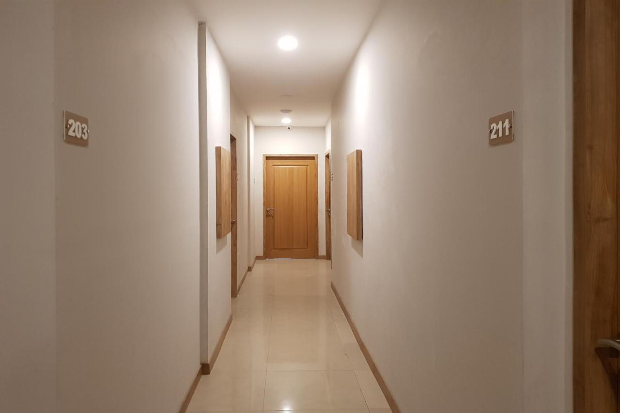Oyo 90015 Platinum Guest House Medan Exteriör bild