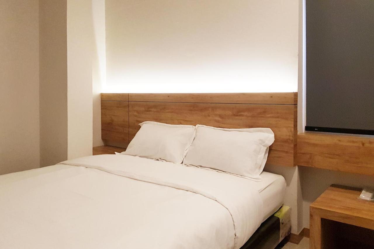 Oyo 90015 Platinum Guest House Medan Exteriör bild