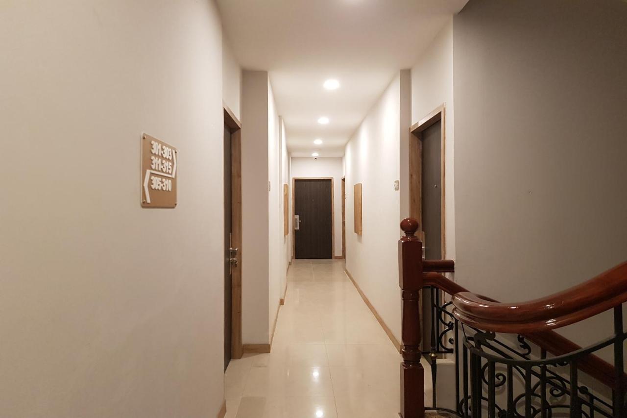 Oyo 90015 Platinum Guest House Medan Exteriör bild